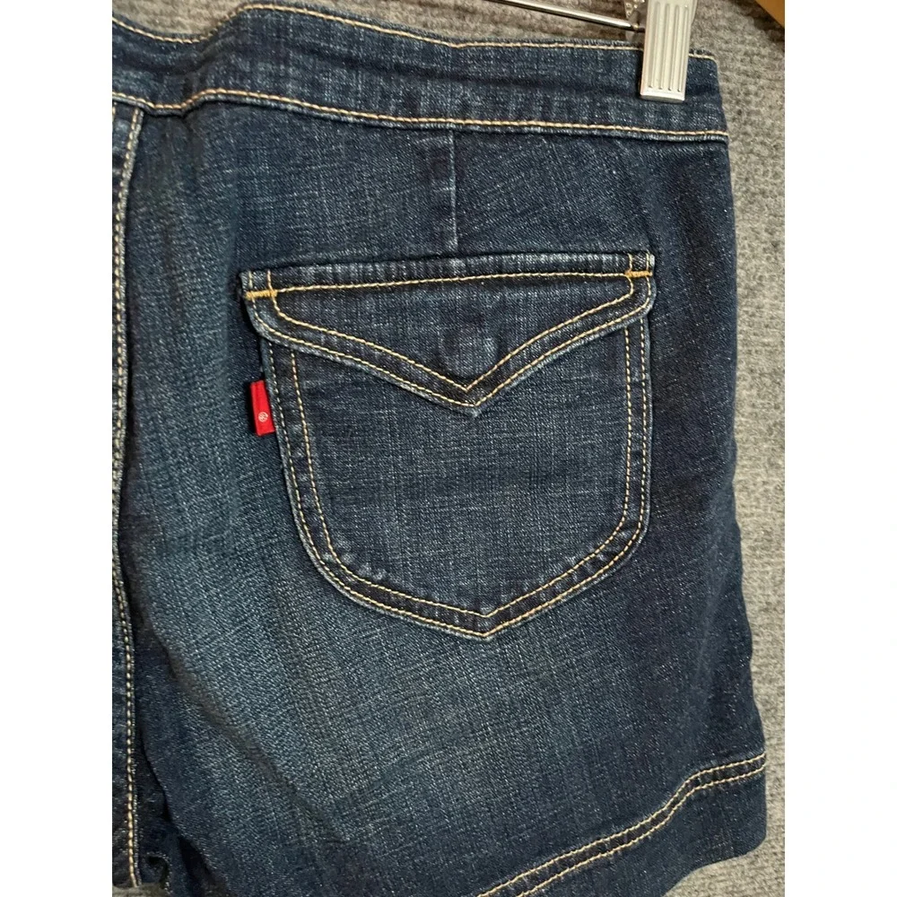 Levi's 515 Women's Dark Wash Denim Shorts Size 4 High Rise Cuffed Casual - Picture 10 of 10